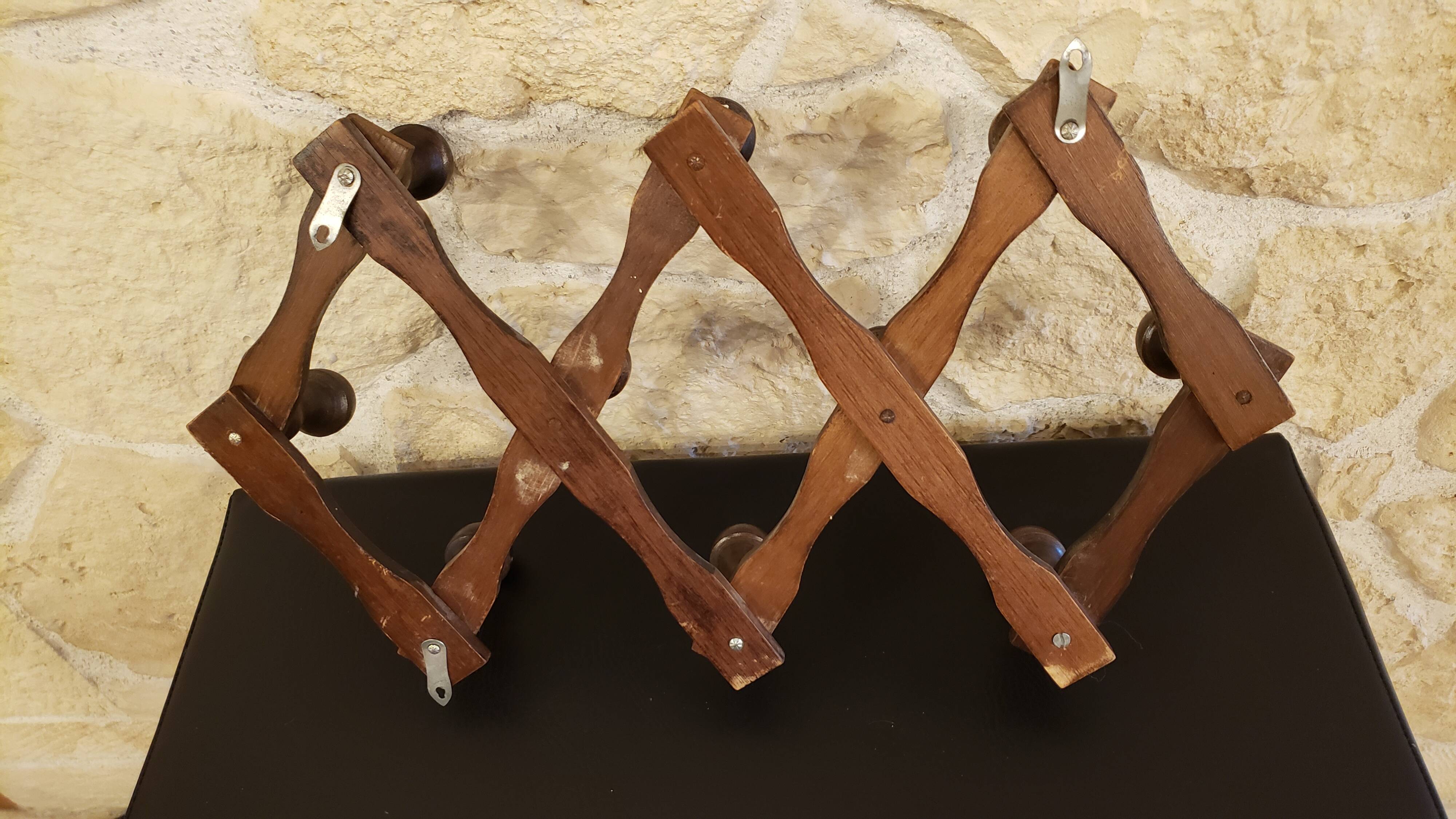 Extendable wooden coat rack with 10 old vintage hooks
