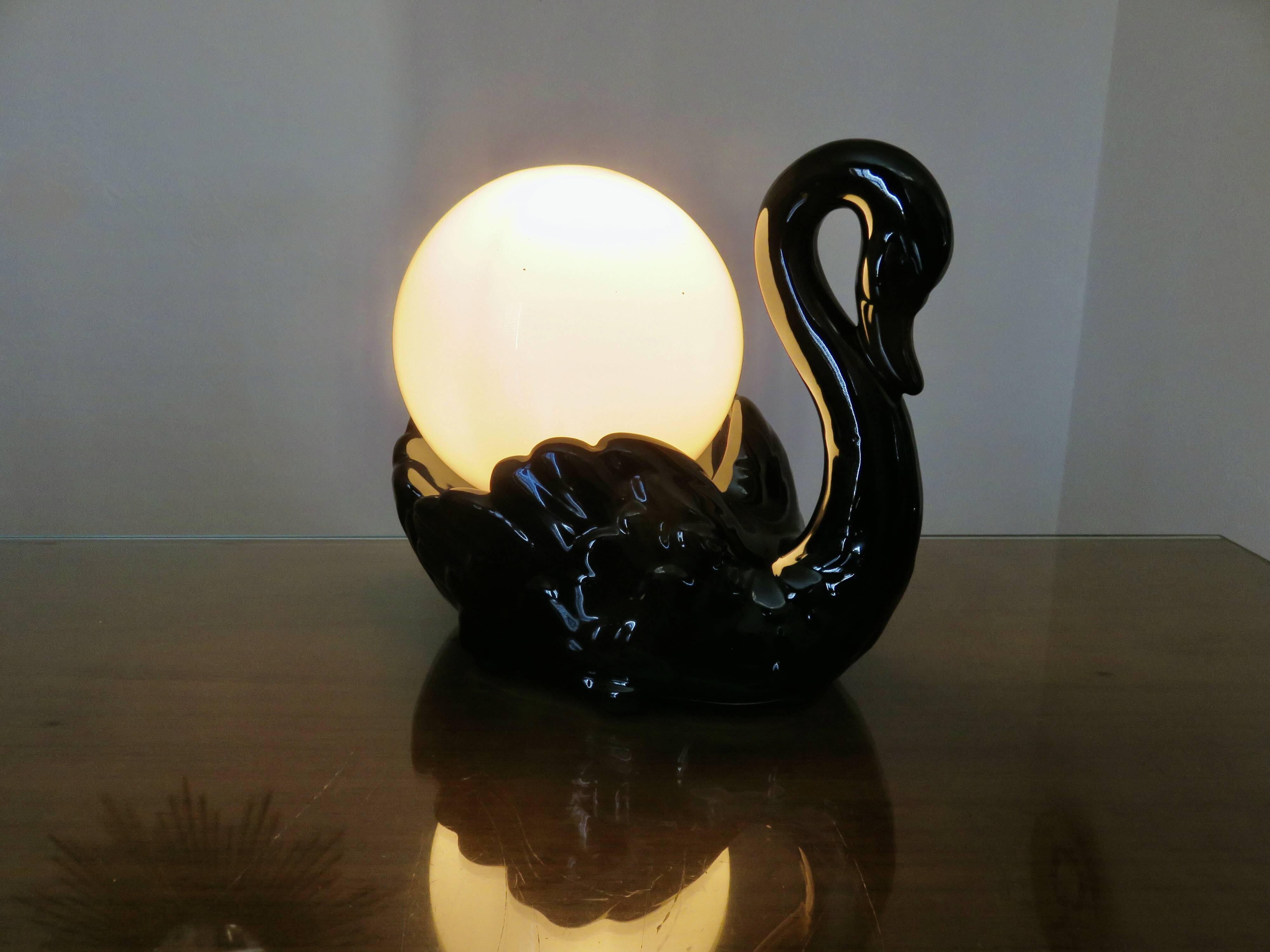 "Black swan" lamp in ceramic and opaline, 70s-80s