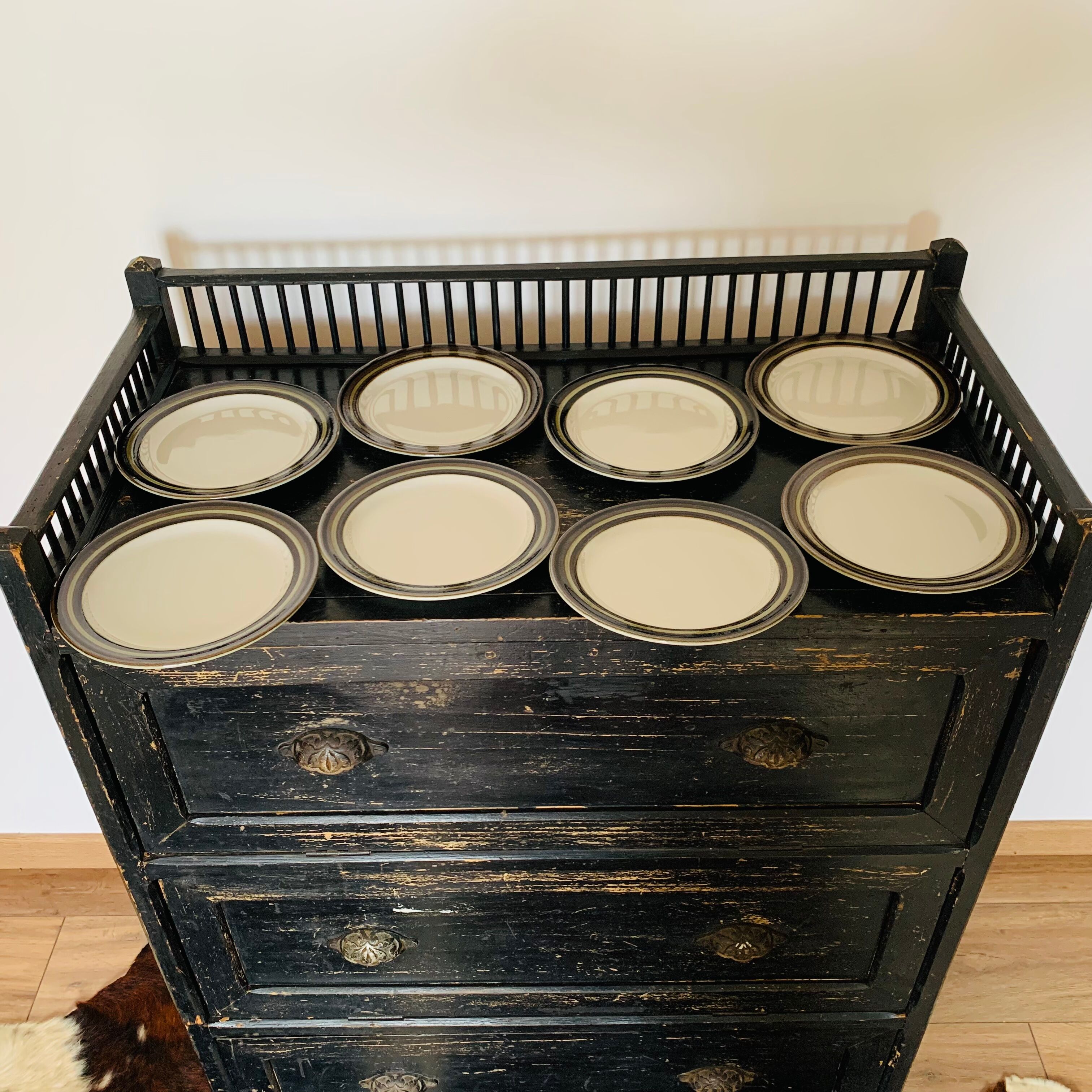 Ceramic dessert service by Anya Jaatinen Winqvist for Arabia