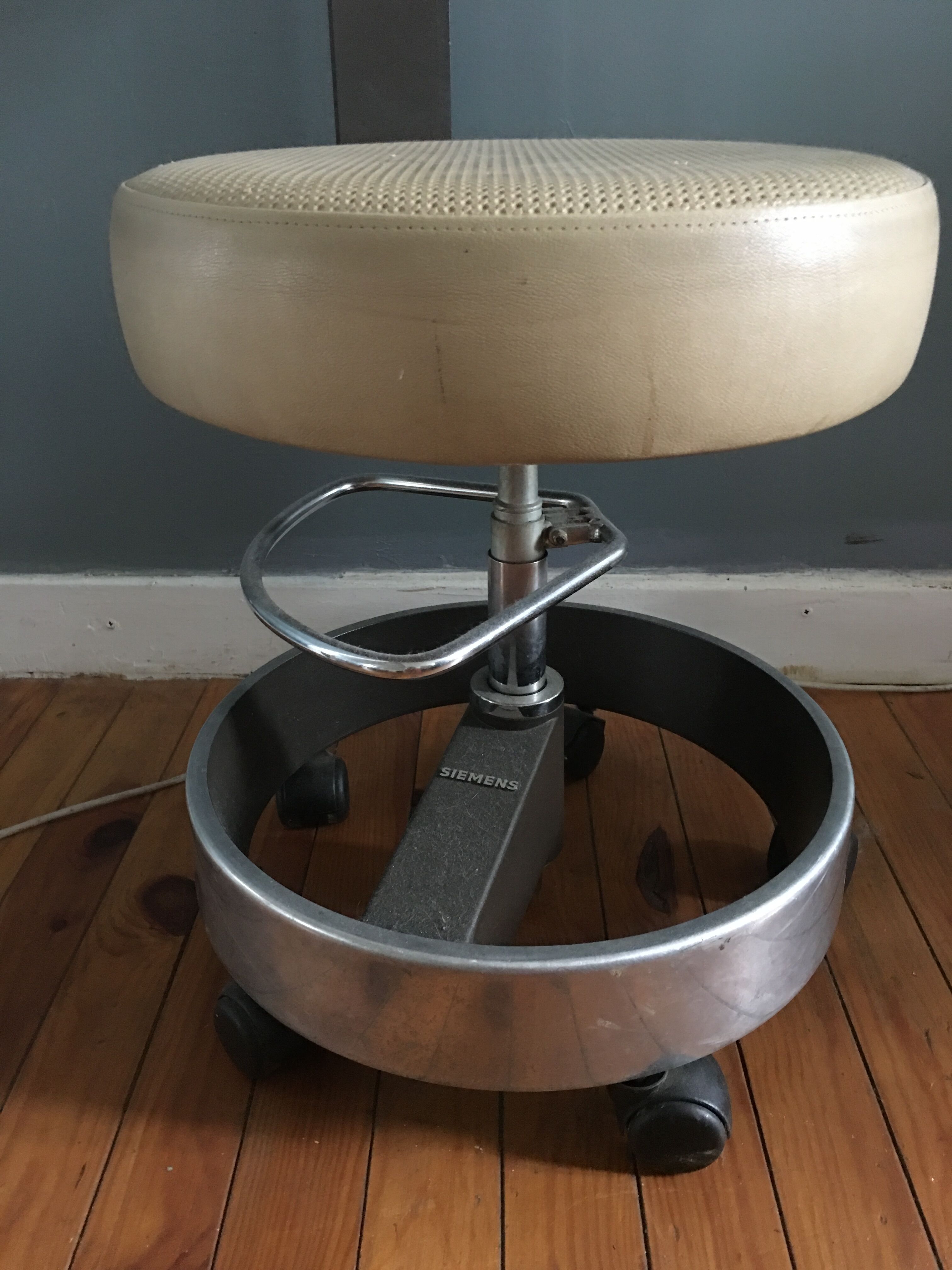 Siemens dentist stool