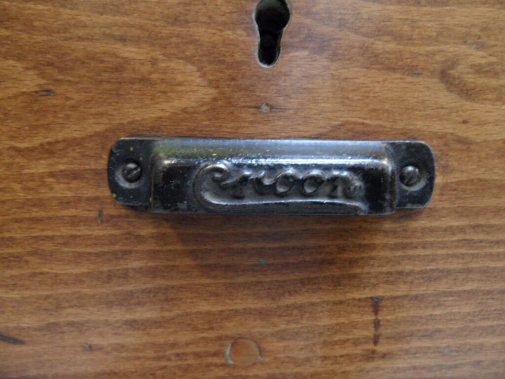 Industrial workshop cabinet