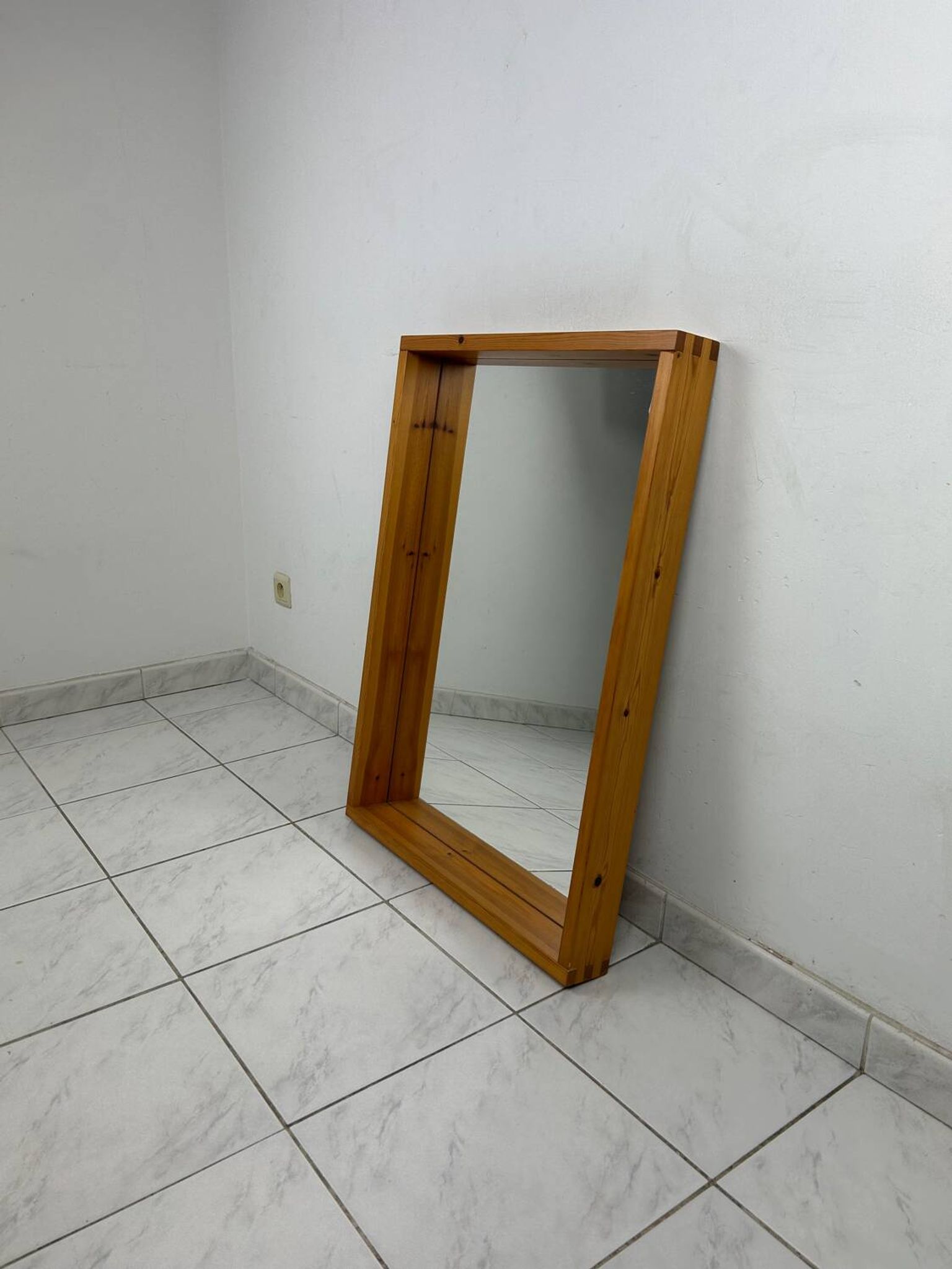 Miroir scandinave vintage en bois de pin