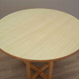 Table ronde en hêtre, design danois, années 1990, production: Danemark