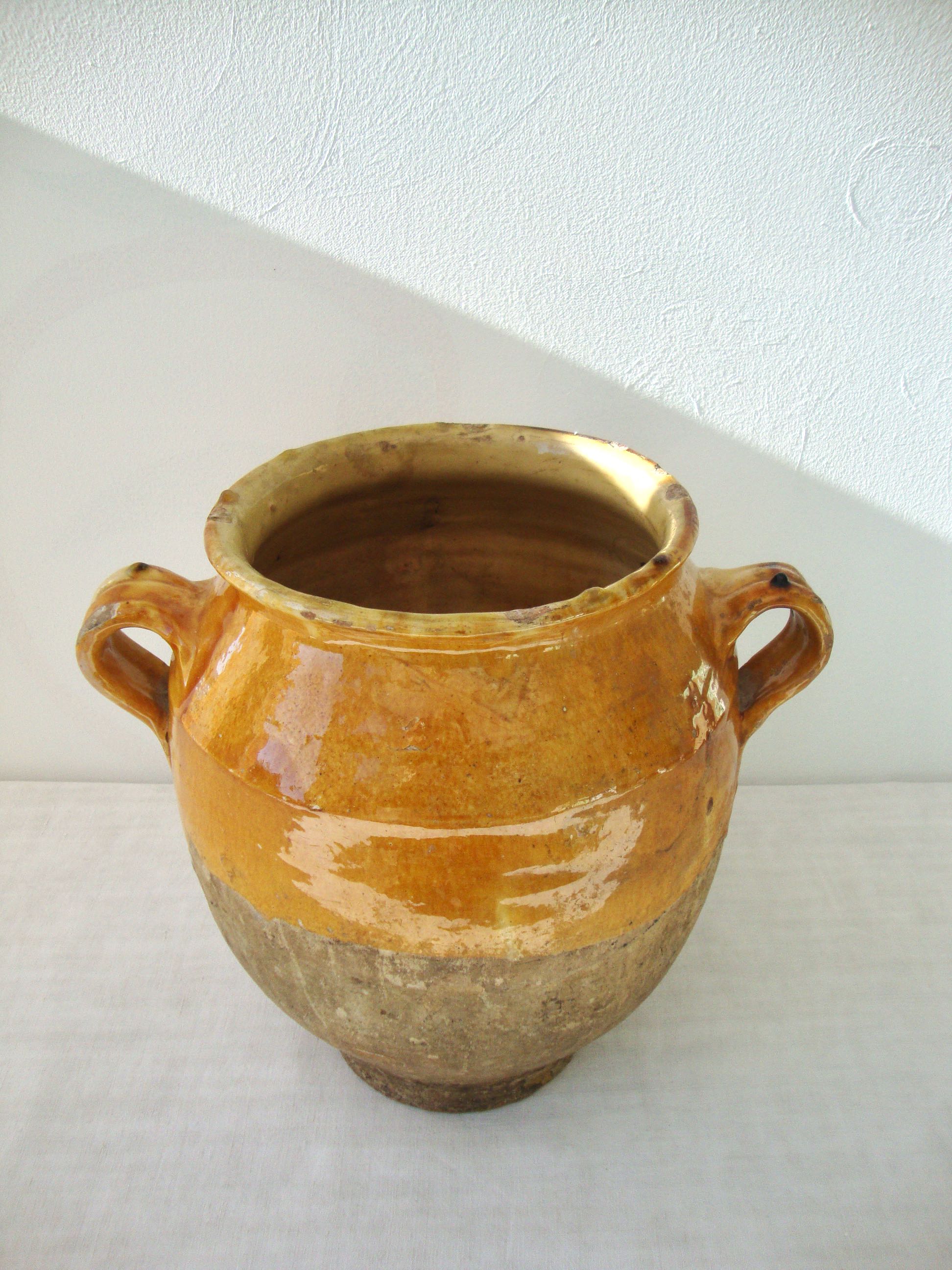 Ancient pot or Provencal jar