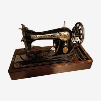 Portable and electric singer antique sewing machine