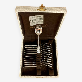 12 Christofle Malmaison coffee mocha spoons with box in excellent condition, original box