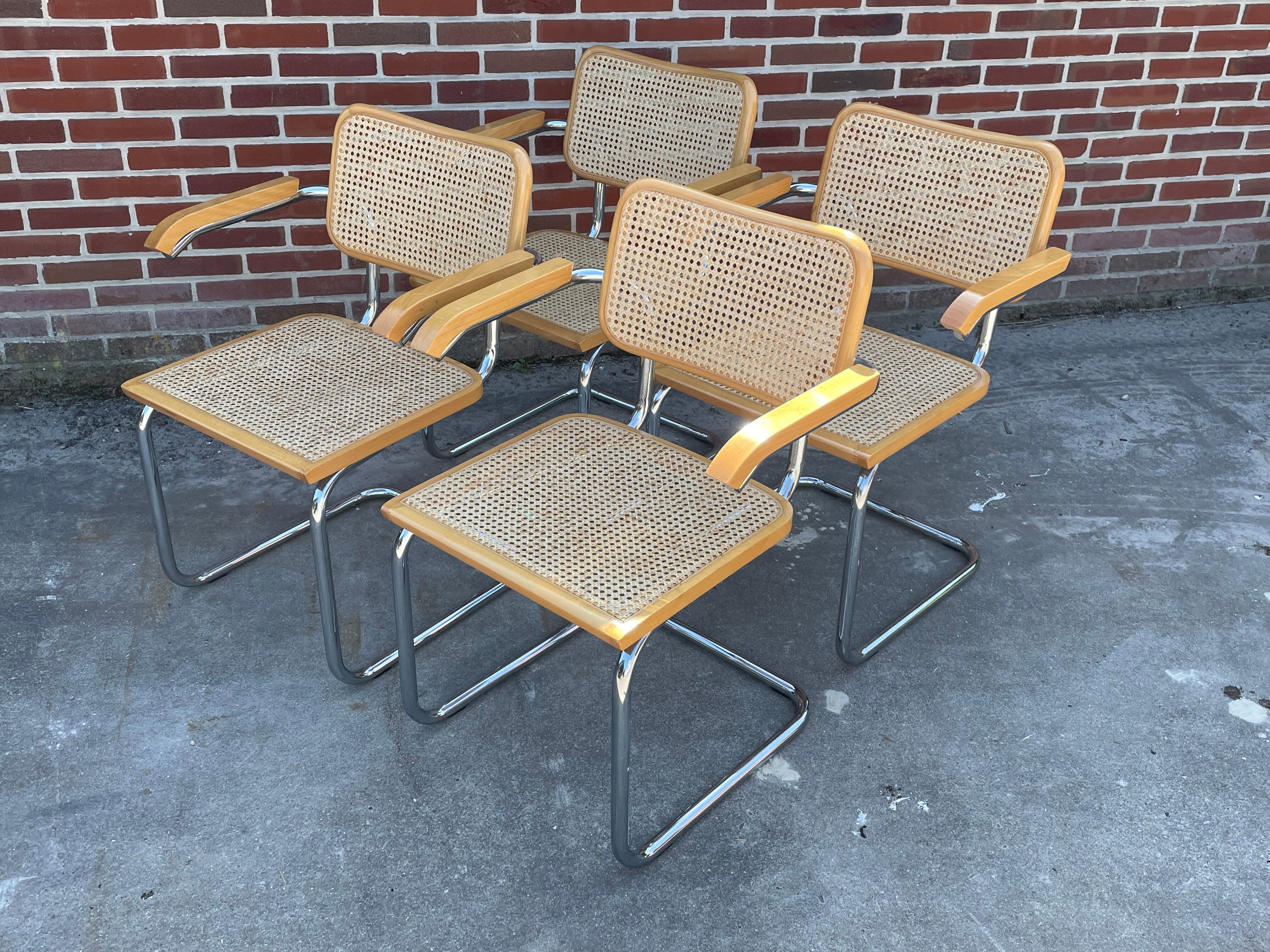 Ensemble de 4 chaises Cesca modèle B64 Cesca Marcel breuer