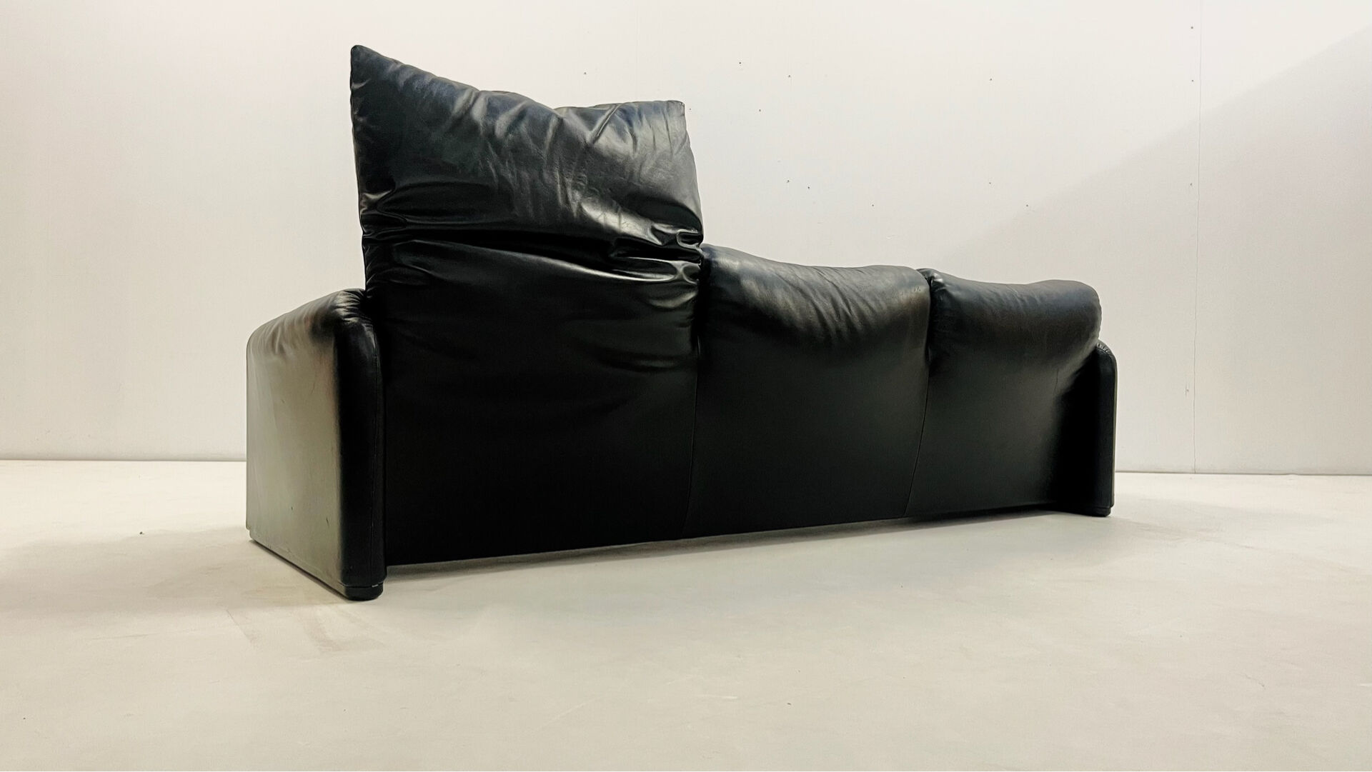 'Maralunga' 3-seater sofa by Vico Magistretti for Cassina
