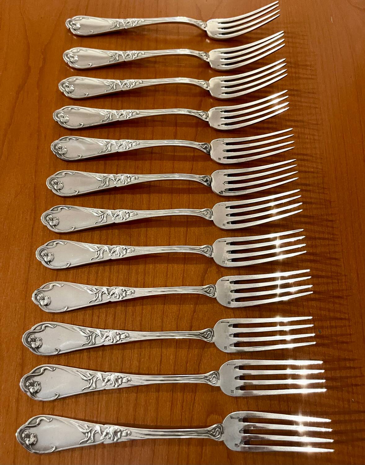 Art nouveau decor of iris 25 pieces