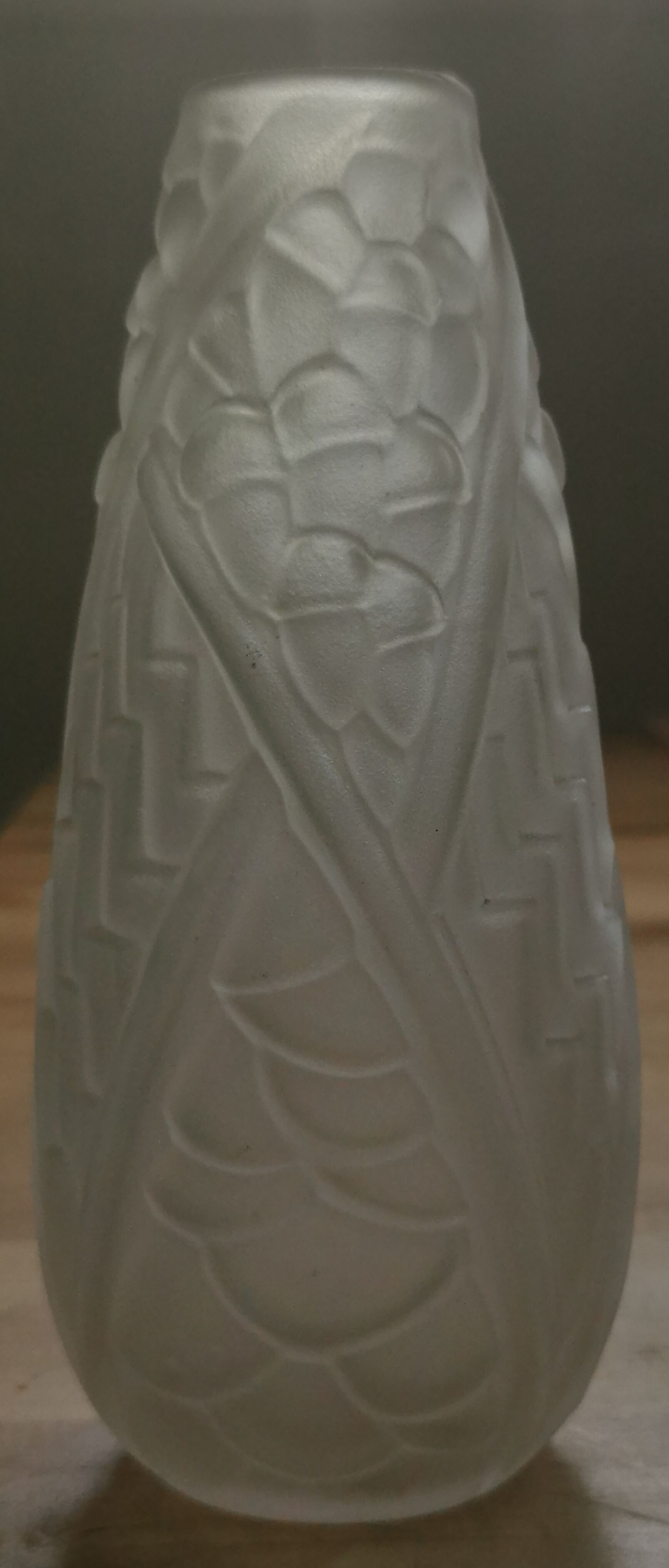 Vase art deco pressed glass