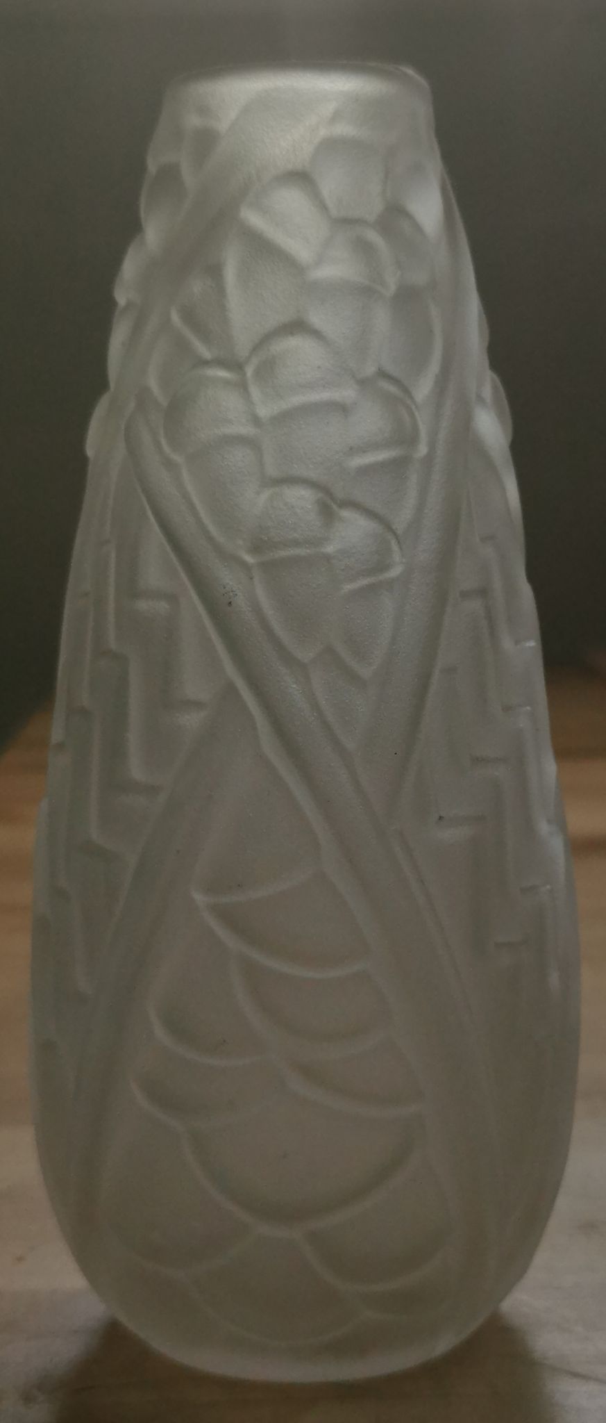 Vase art deco pressed glass