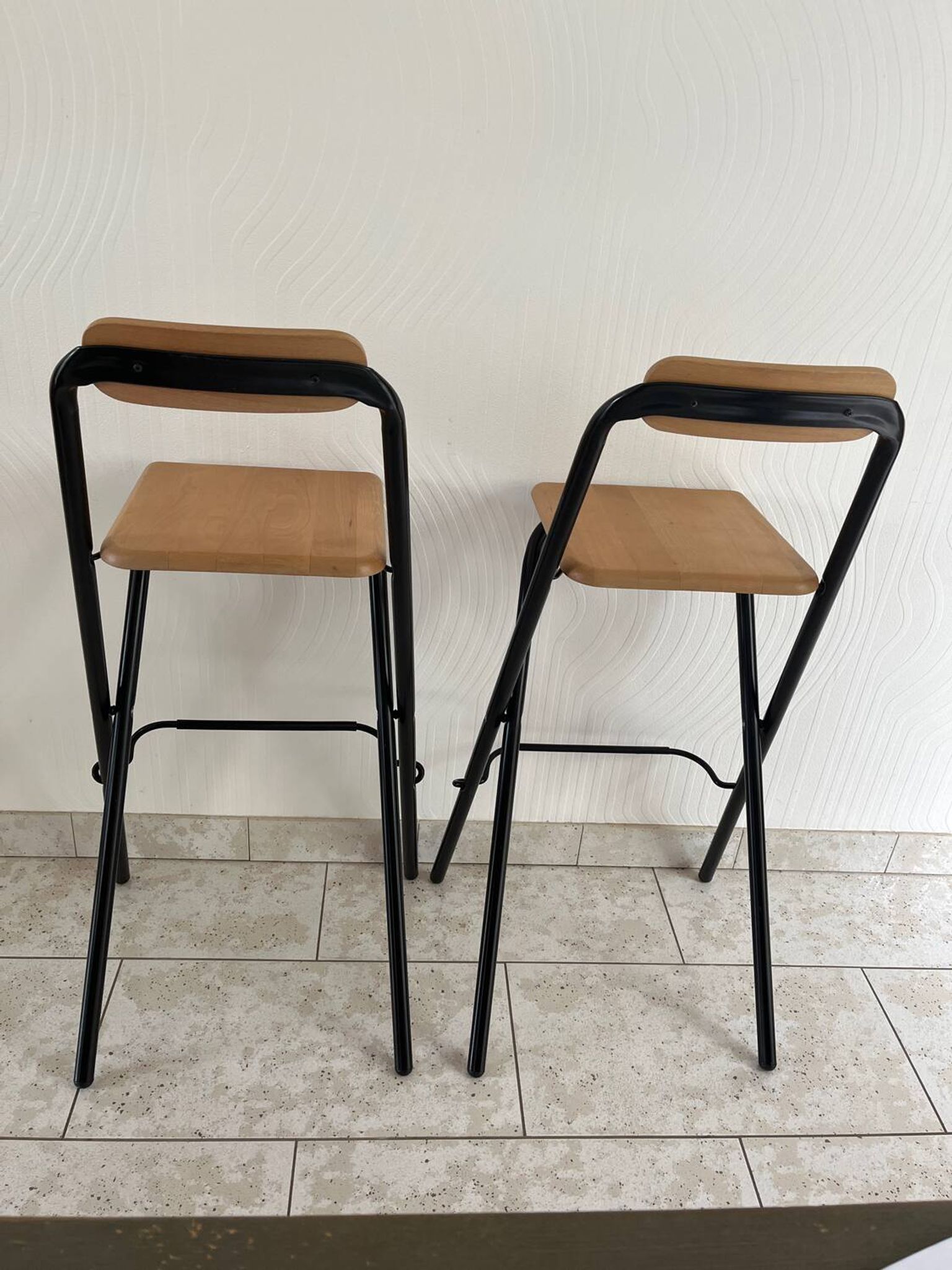 2 tabourets de bar pliable des années 90 bois et métal noir