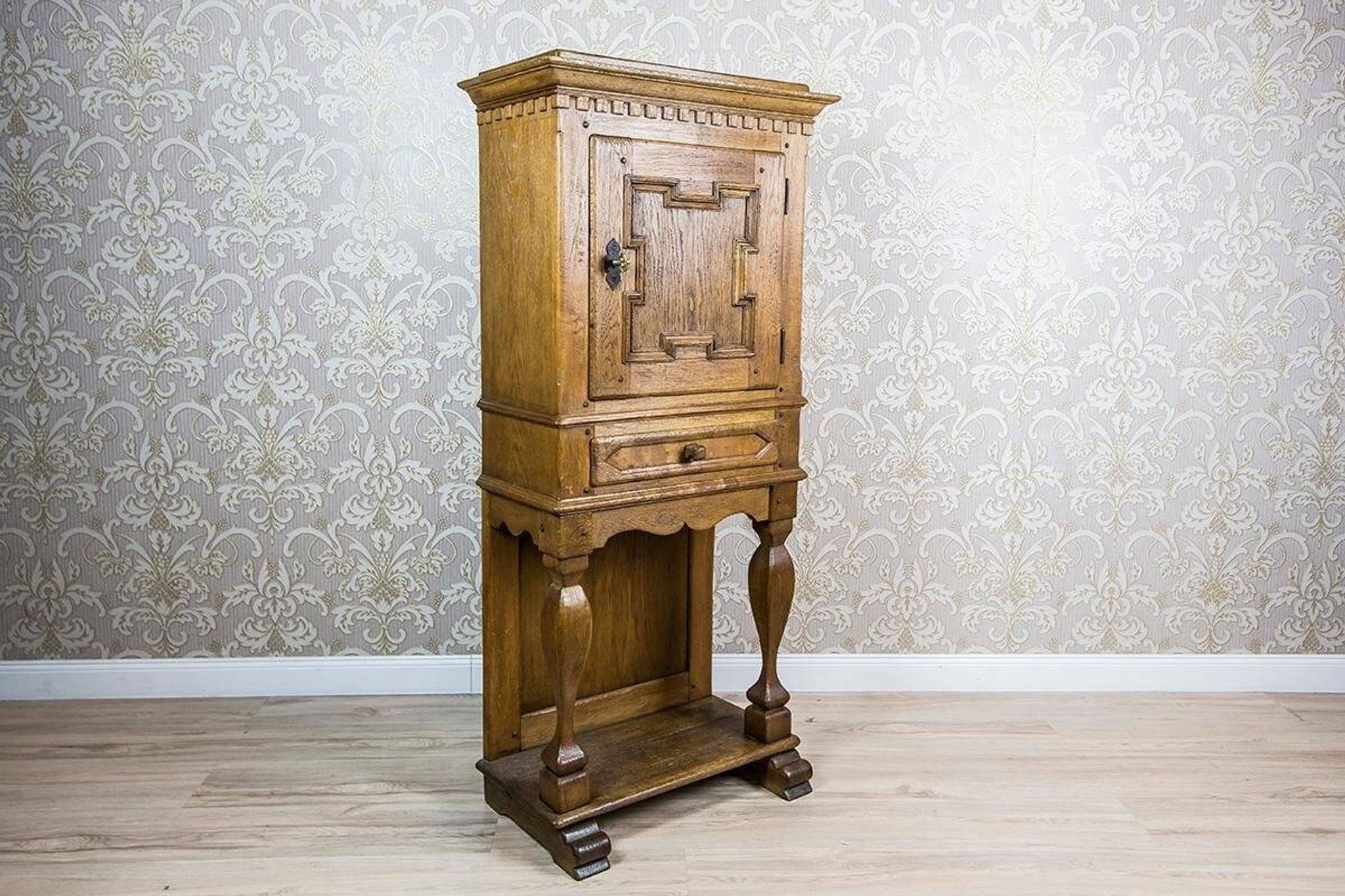 Cabinet en chêne rustique du 19ème siècle, années 1890