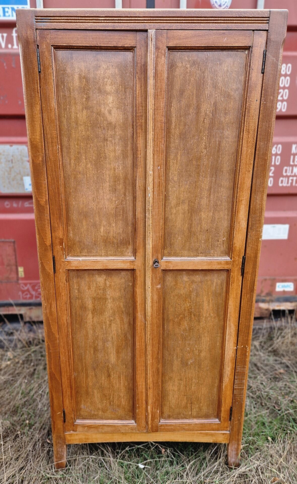 Armoire parisienne