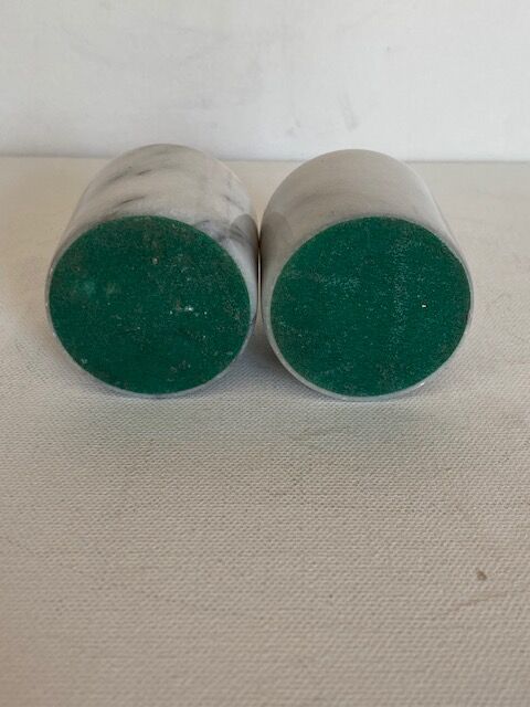 Lot of 2 White marble candlesticks, grey veins