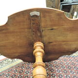 Tripod-tinged cherry-tree pedestal