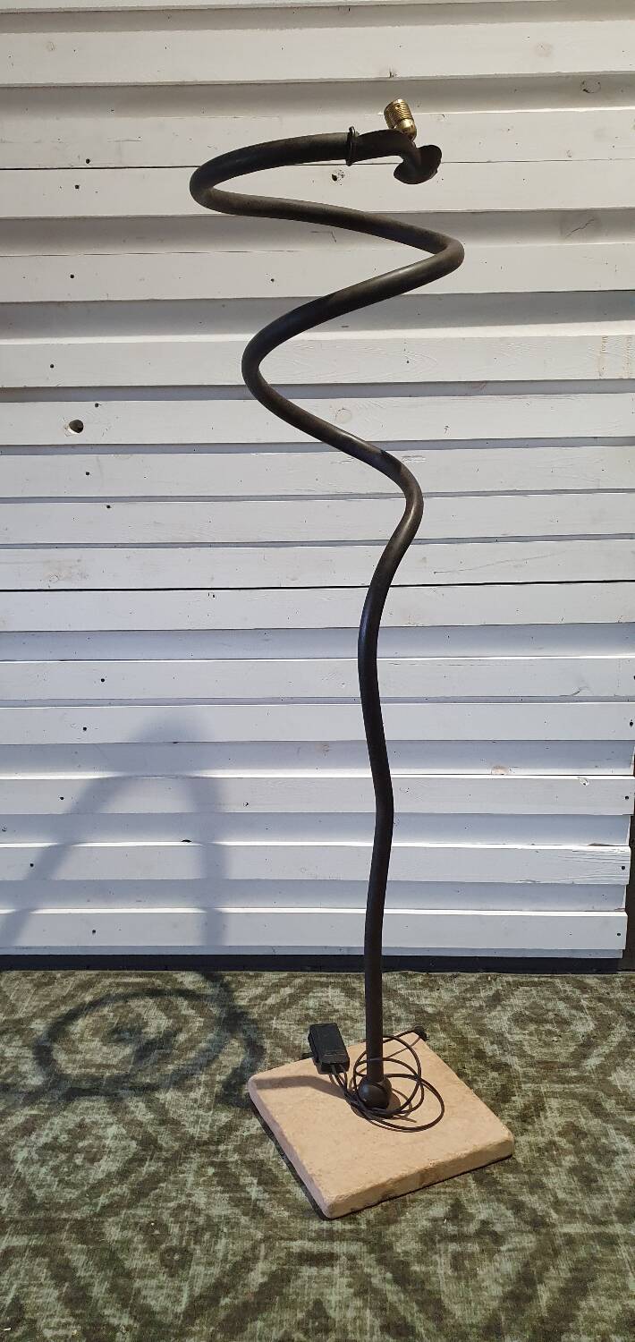 Lampadaire vintage serpent métal pied travertin avec verre de Murano