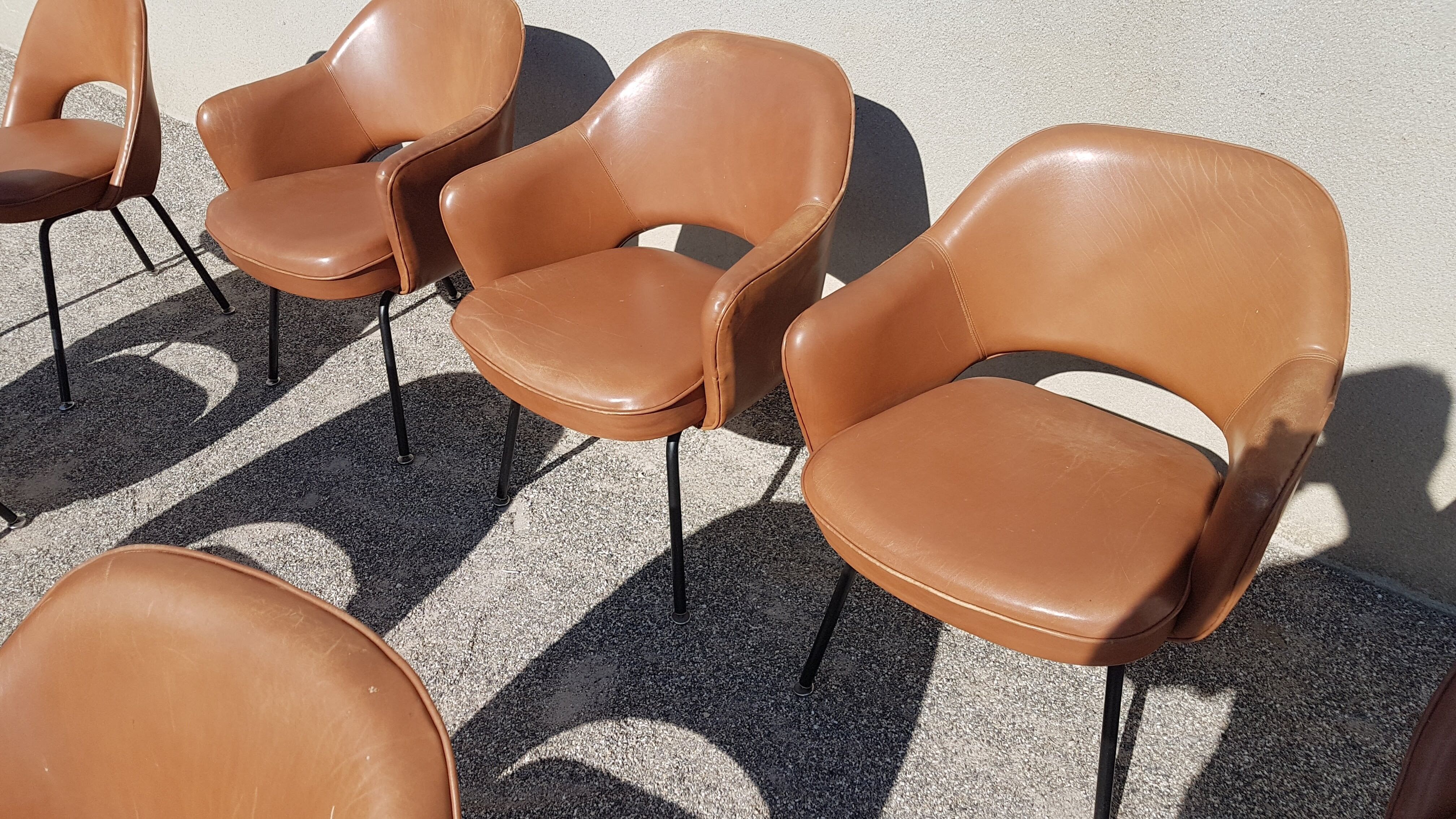Set of 6 chairs and 2 knoll conference leather chairs
