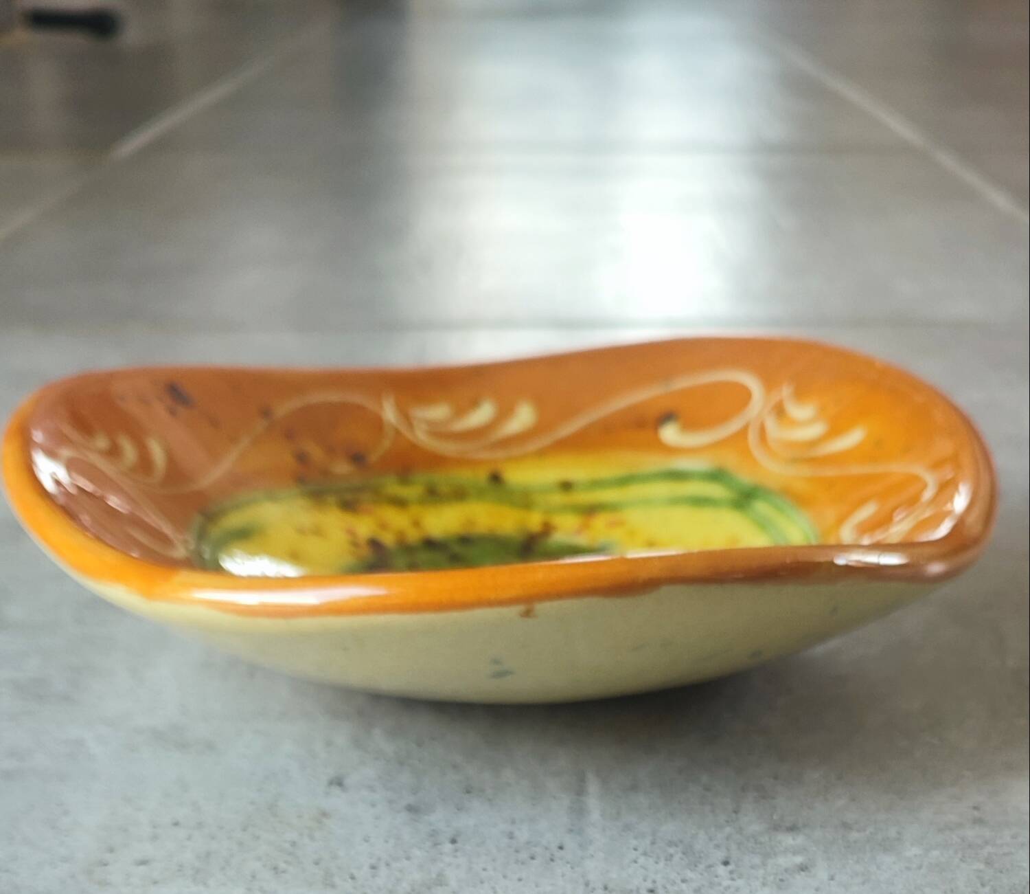 Vintage ceramic pocket emptier signed