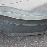 Zinc bathtub