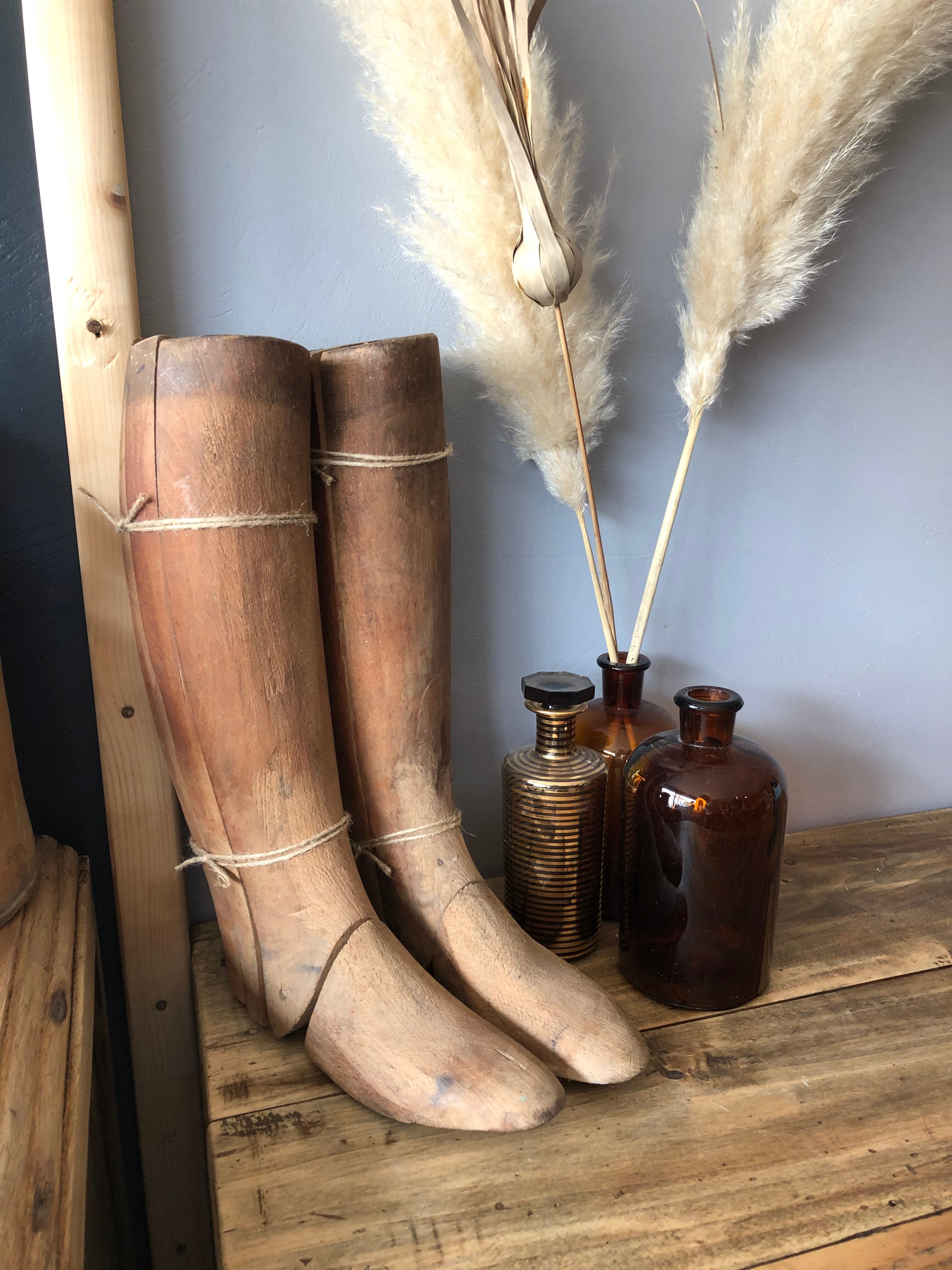 Embauchoirs à bottes anciens