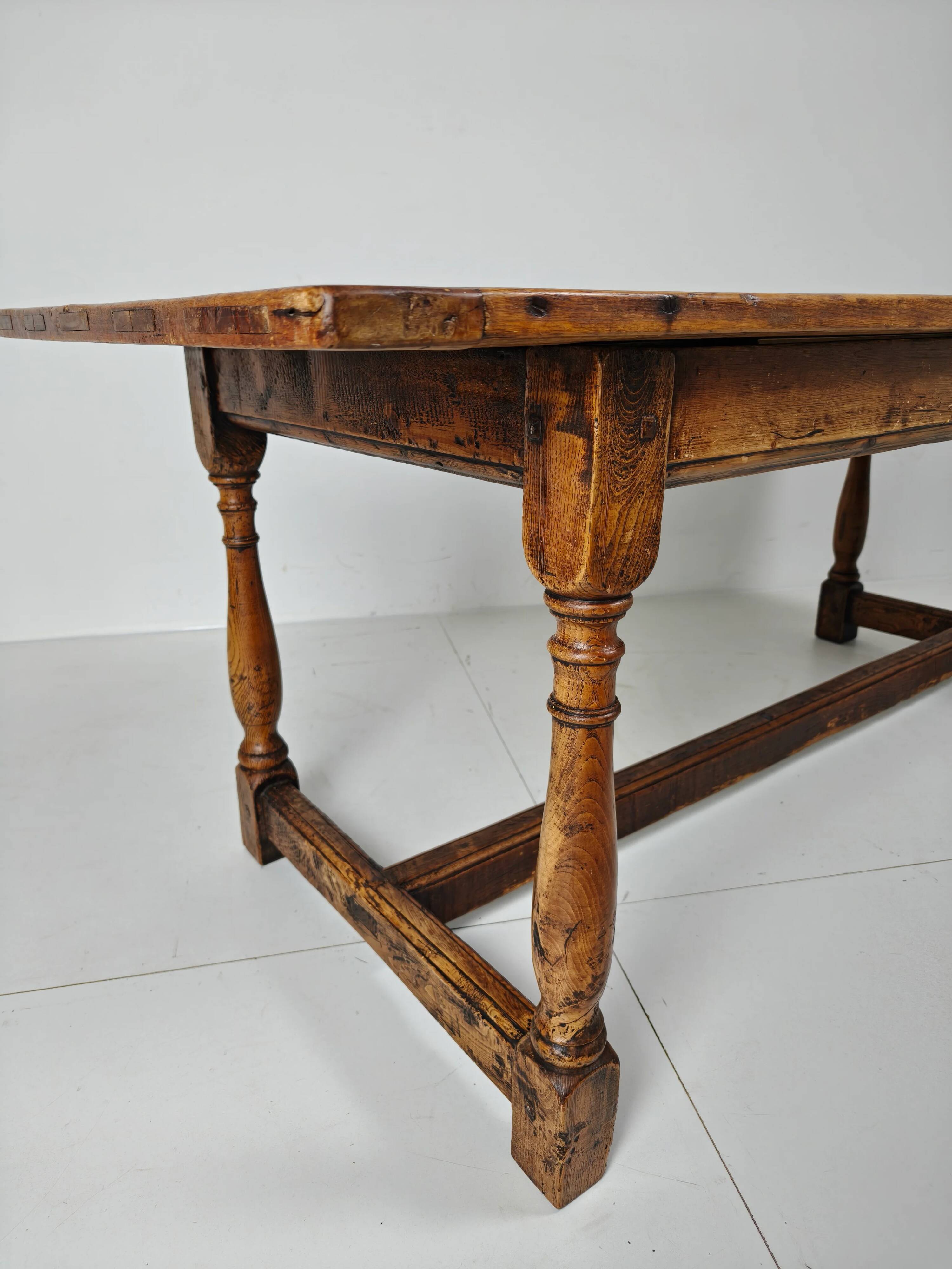 French antique dining table 1800-1830