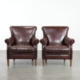 Set of 2 luxury sheepskin armchairs with a timeless look
