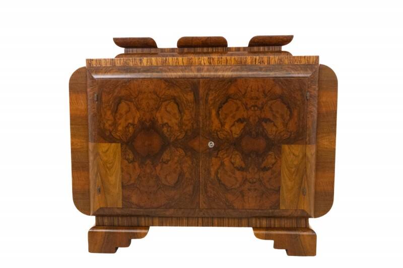Art Deco walnut chest of drawers, Poland, circa 1930.