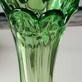 Murano style vase, in art glass. With twisted design/scalloped neck/27 cm