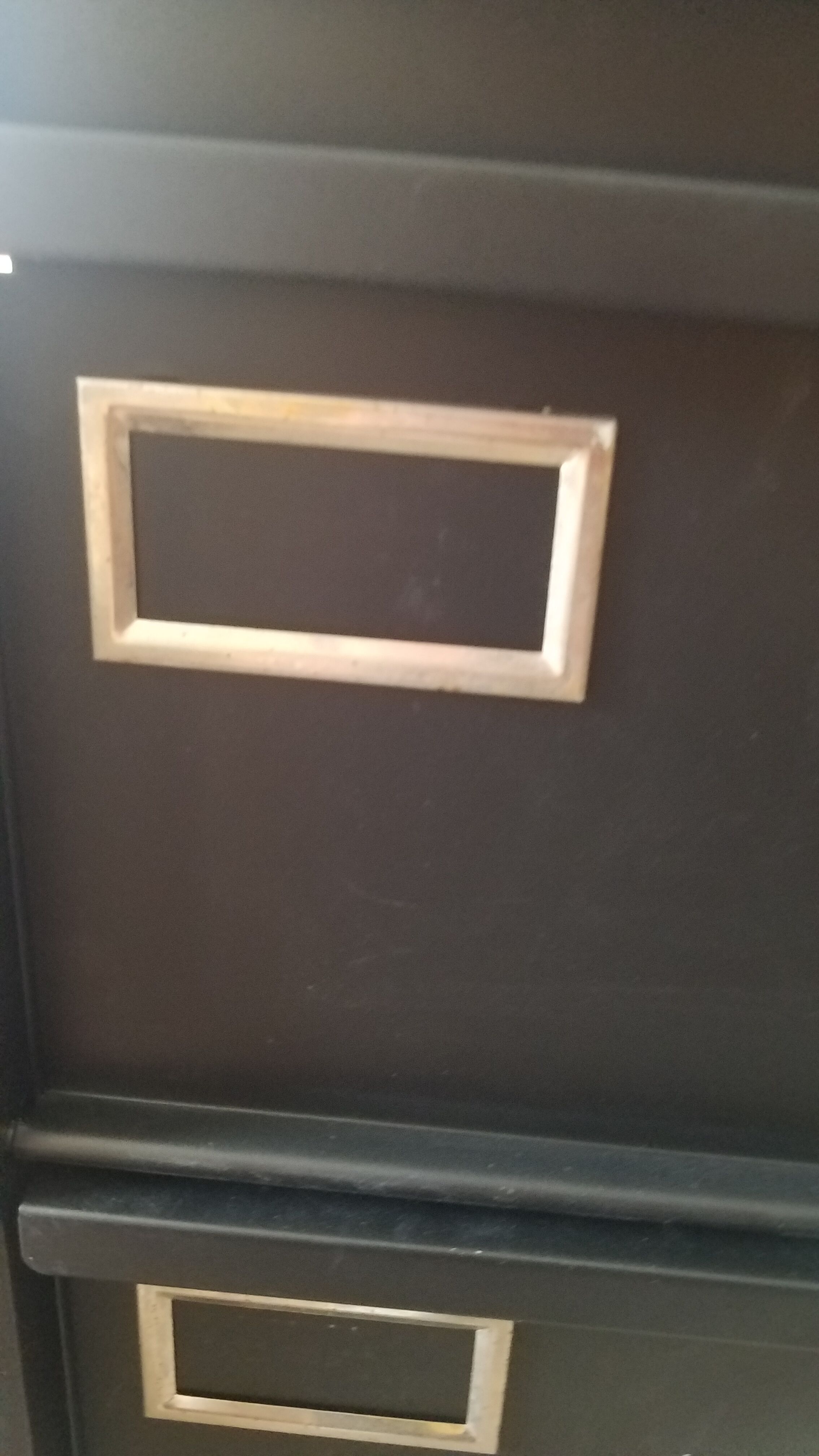 Meuble métal à clapets
