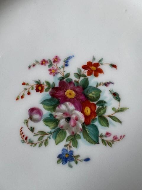 Service ancien de style Napoléon 3– 35 assiettes & pièces de présentation