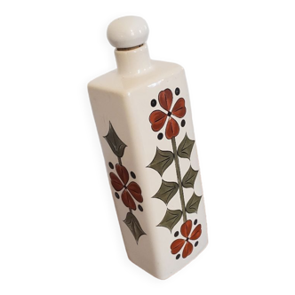 Earthenware bottle