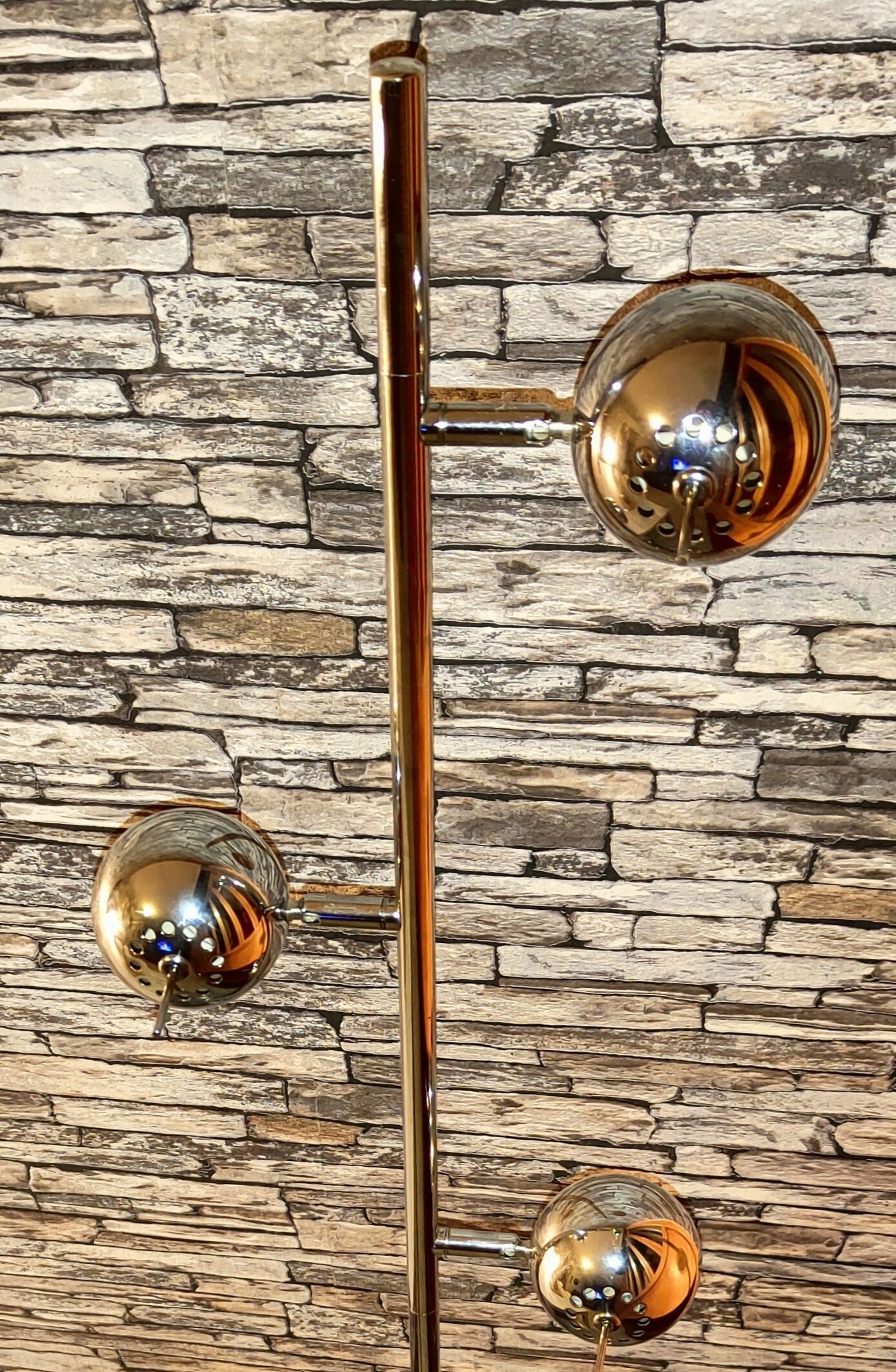Smooth floor lamp eyes ball 1980