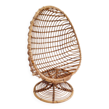 Chaise œuf en rotin vintage des années 1960