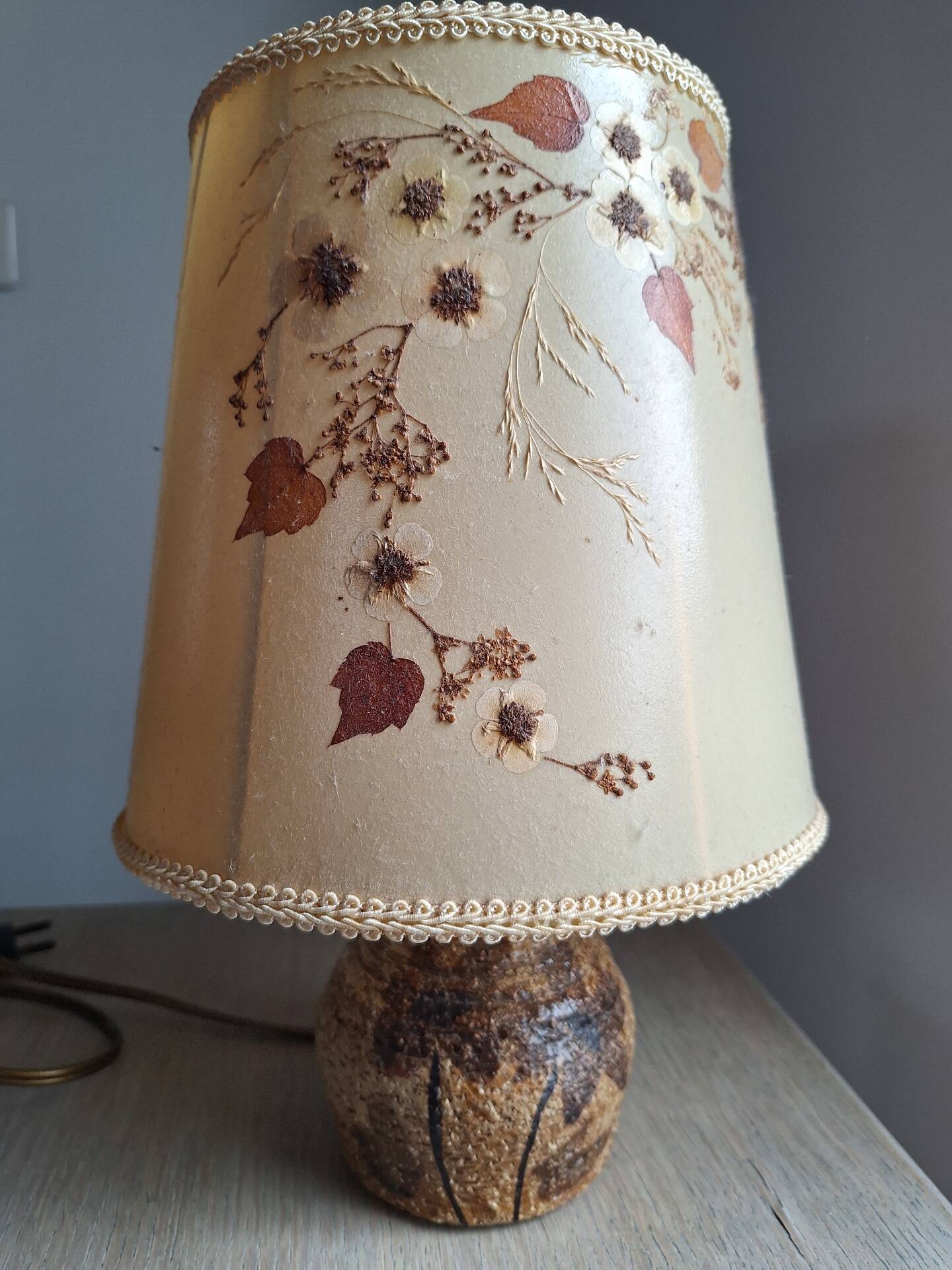 Lampe en grès et fleurs séchées atelier " Le Trident " Vallauris