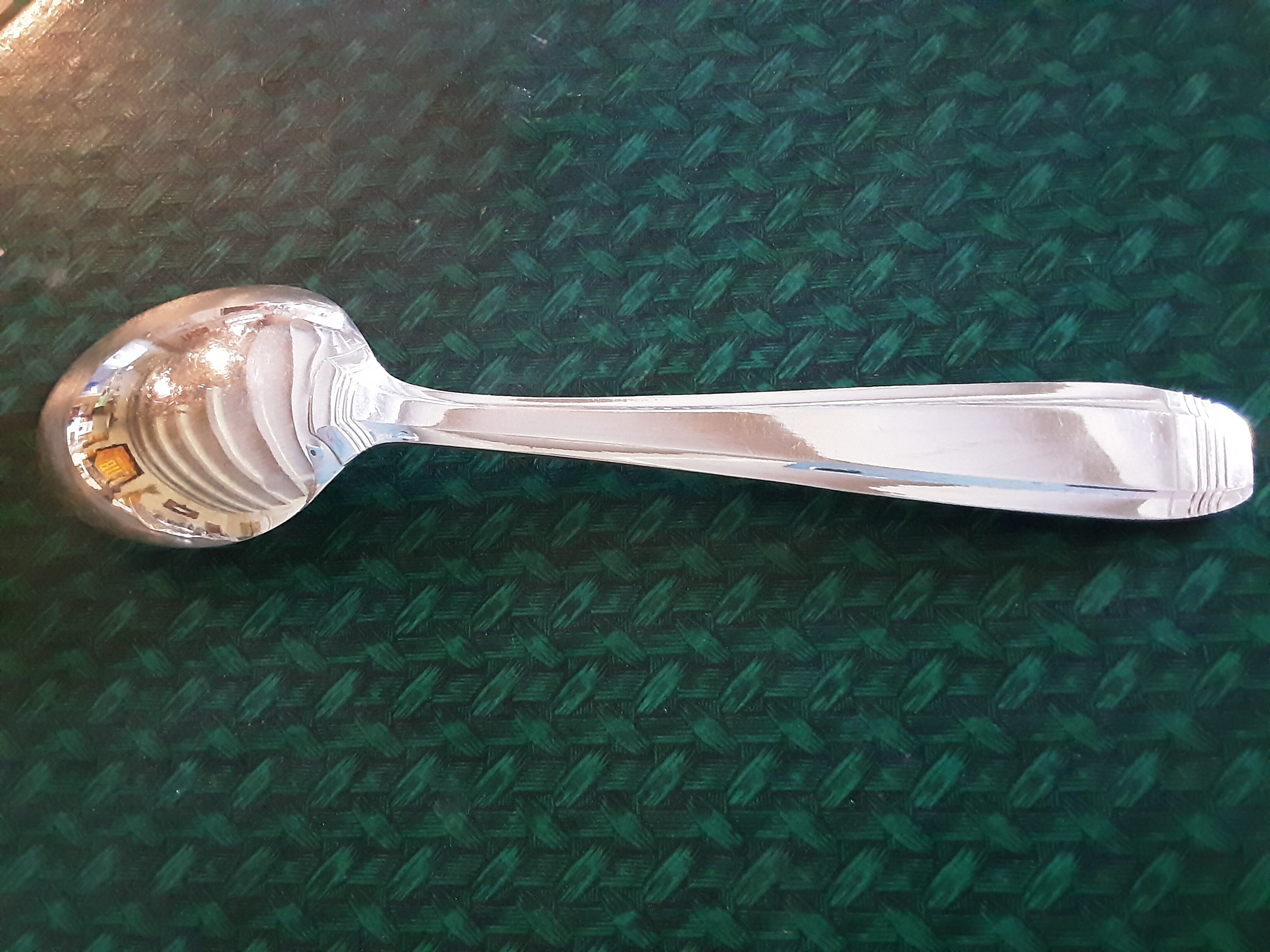 Ménagère métal argenté 84 gr modèle art déco