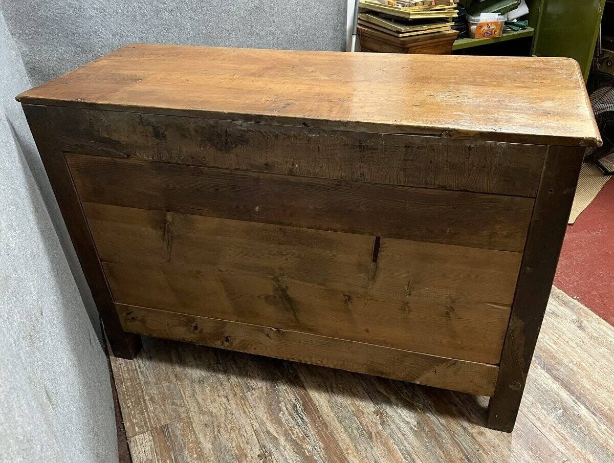 Louis XV period Bressan sideboard in walnut and elm burl, 18th century