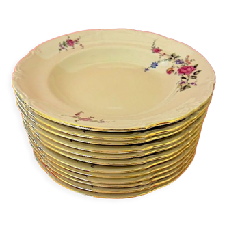 Suite of twelve round and hollow soup plates