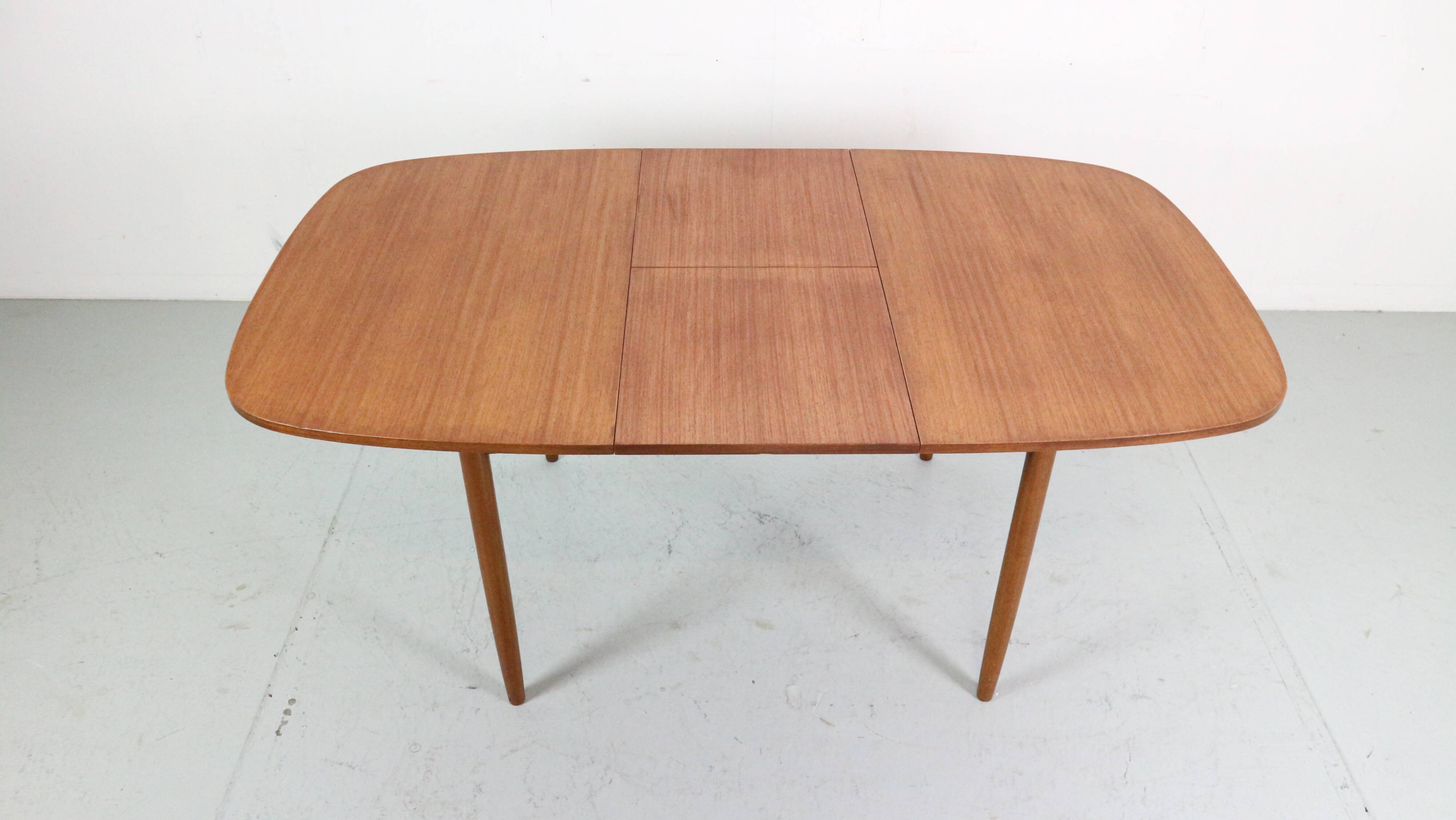 Mid- Century Modern Teak OvalExtendable Dinning Table By G Plan, 1960's