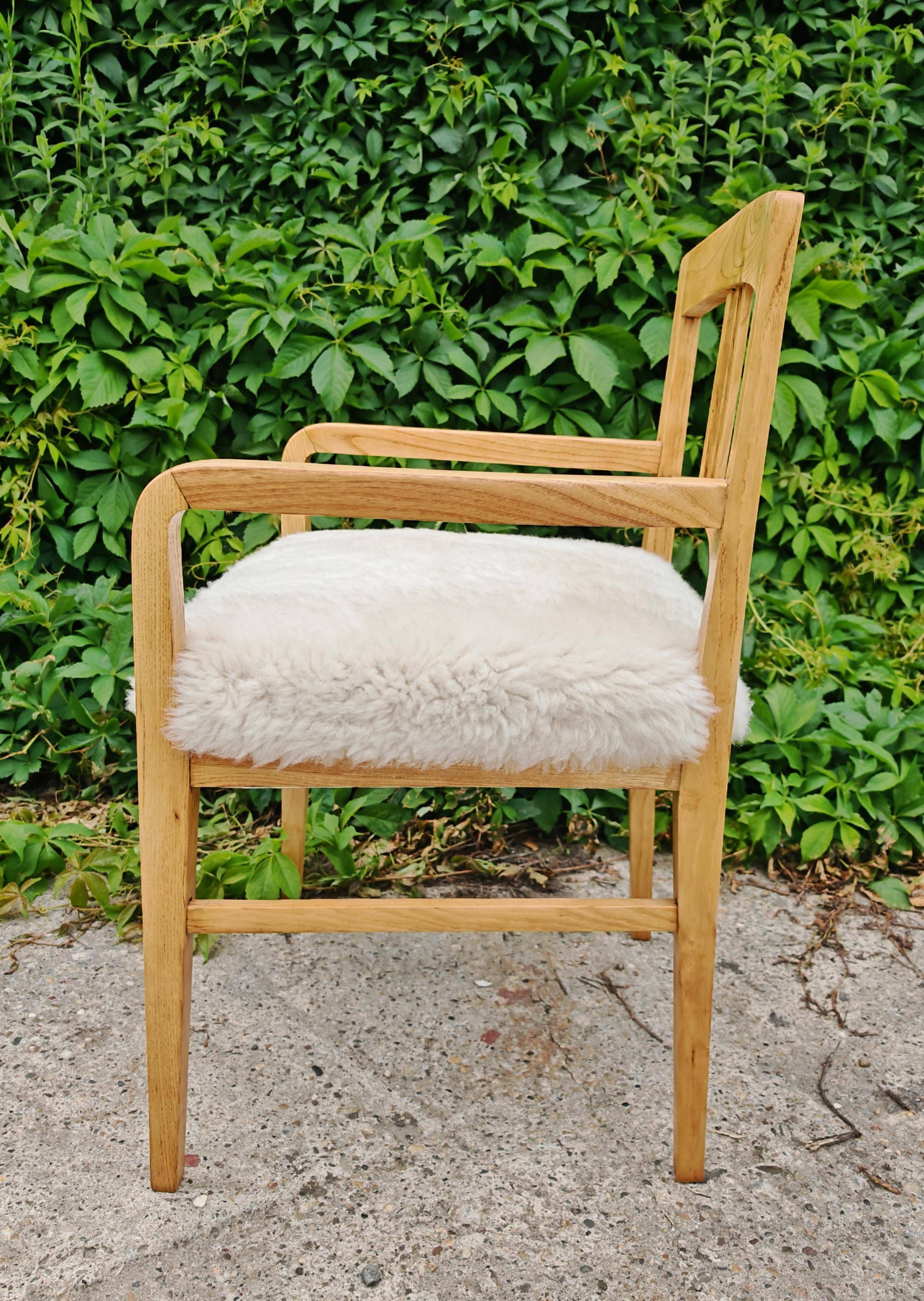 Pair of Jugendstil armchairs in solid ash and sheepskin 1910