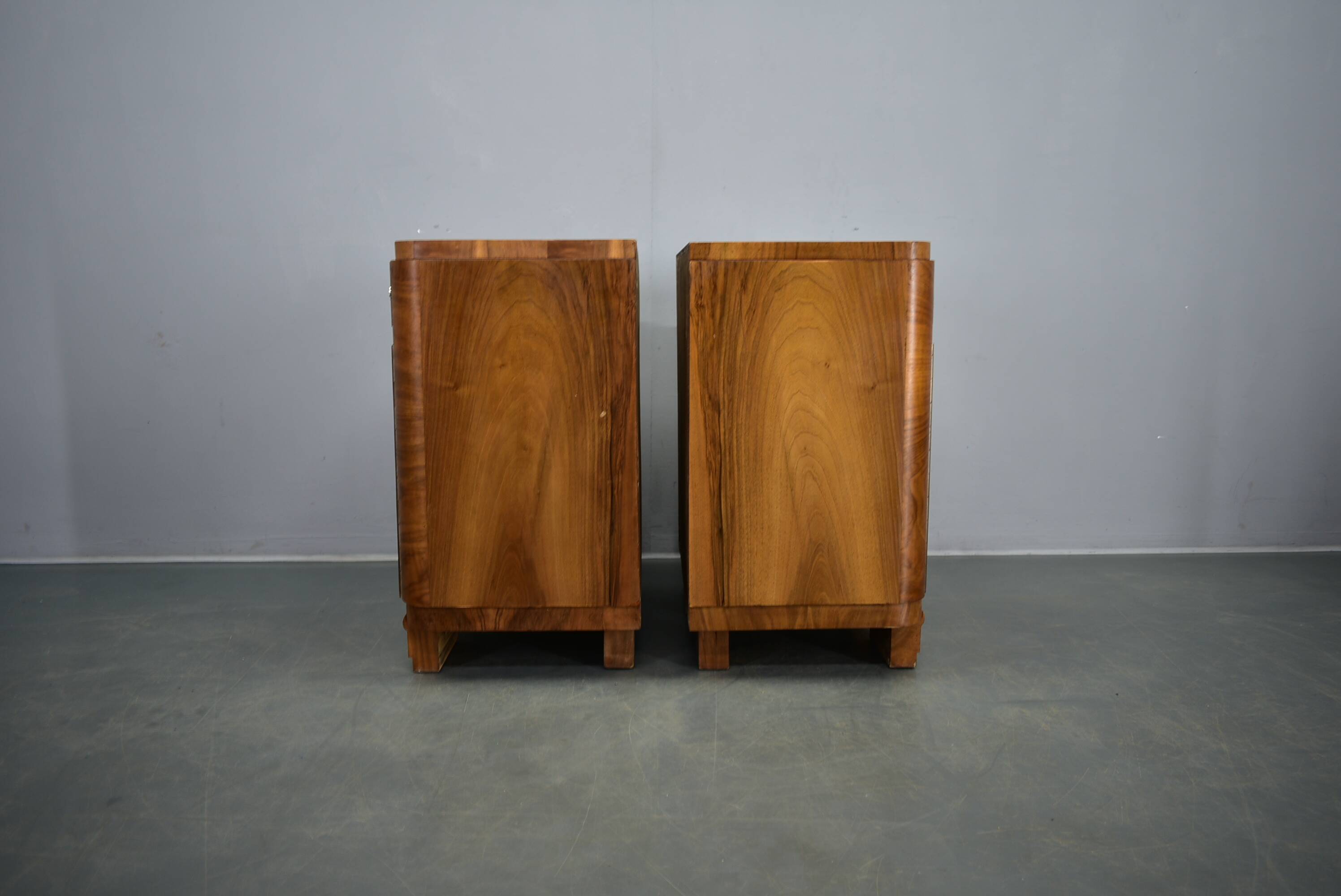 Table de chevet art déco des années 1937, Tchécoslovaquie
