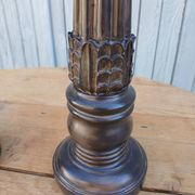 2 bougeoirs en bois sculpté 