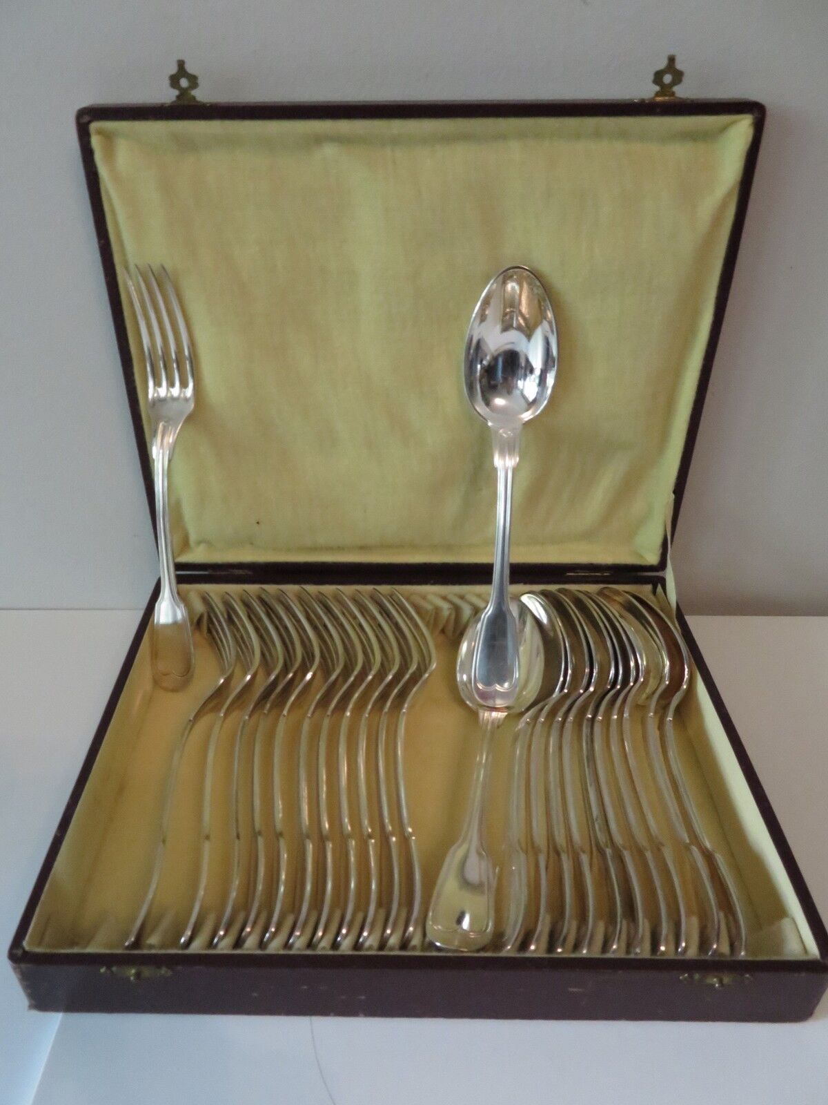 Housewife 12 forks 12 spoons in box