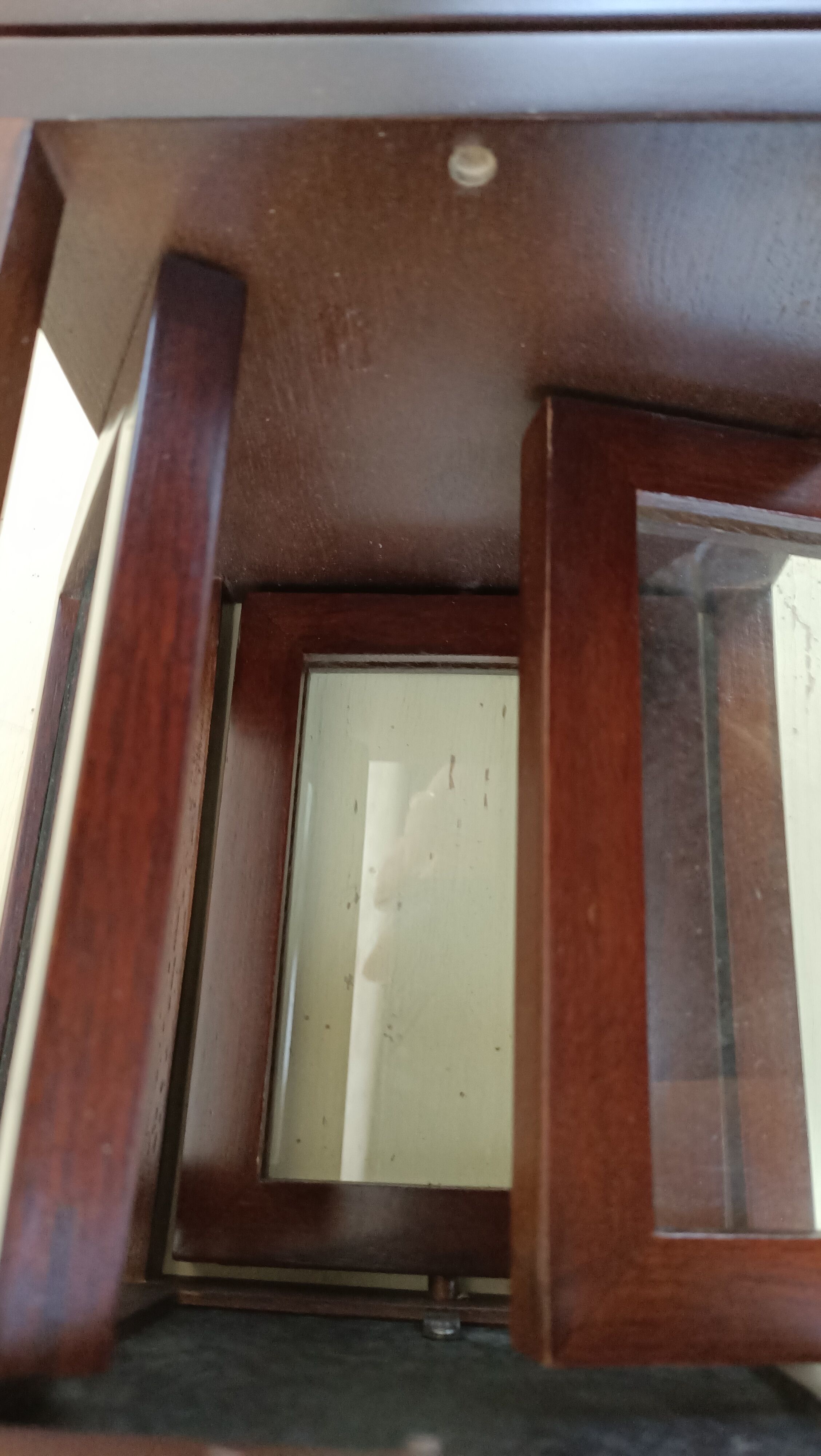 Display swivel photo frames