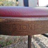 Lot de 6 chaises bistrot TON en bois courbé et assises en skaï rouge vintage.