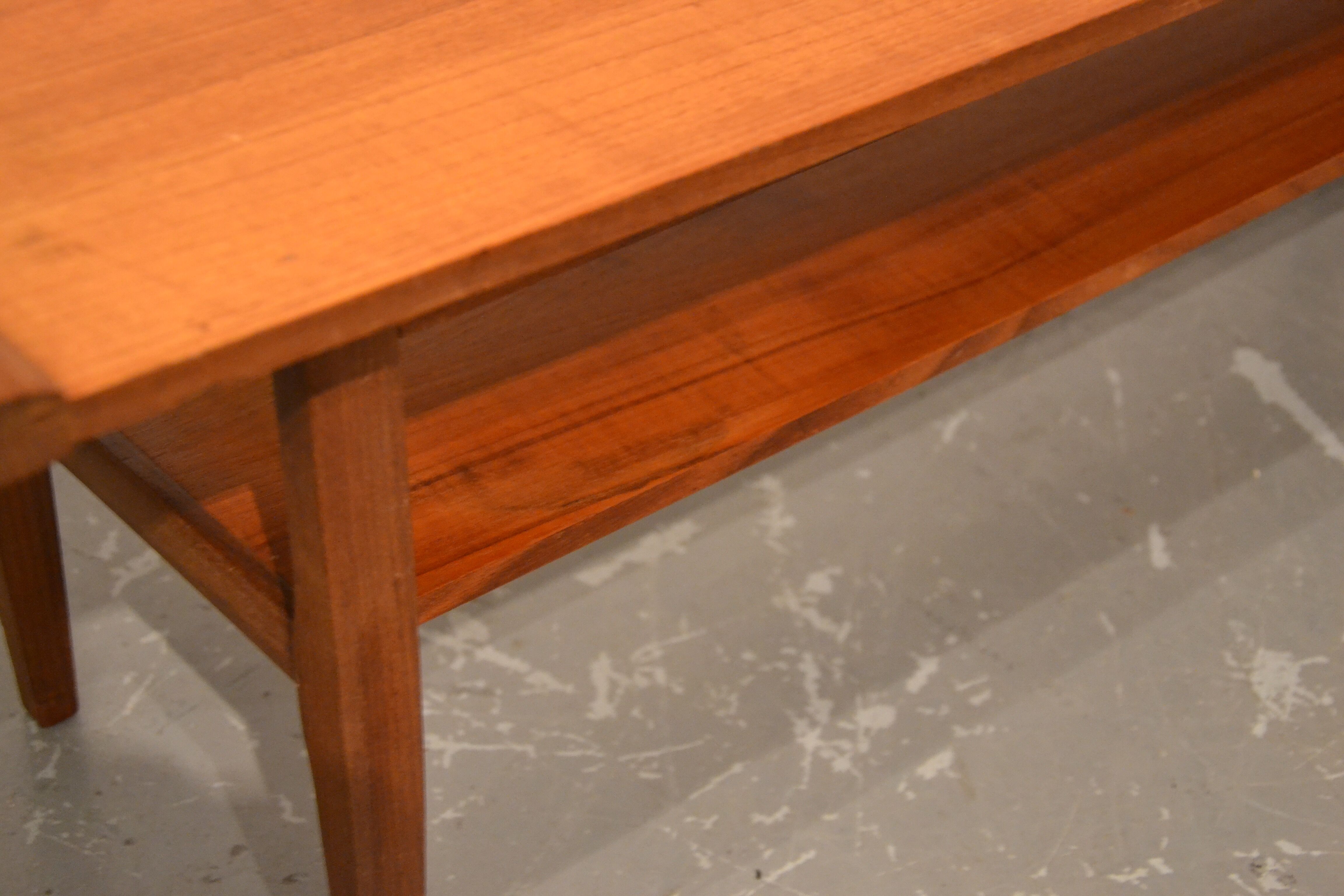Table basse scandinave en teck
