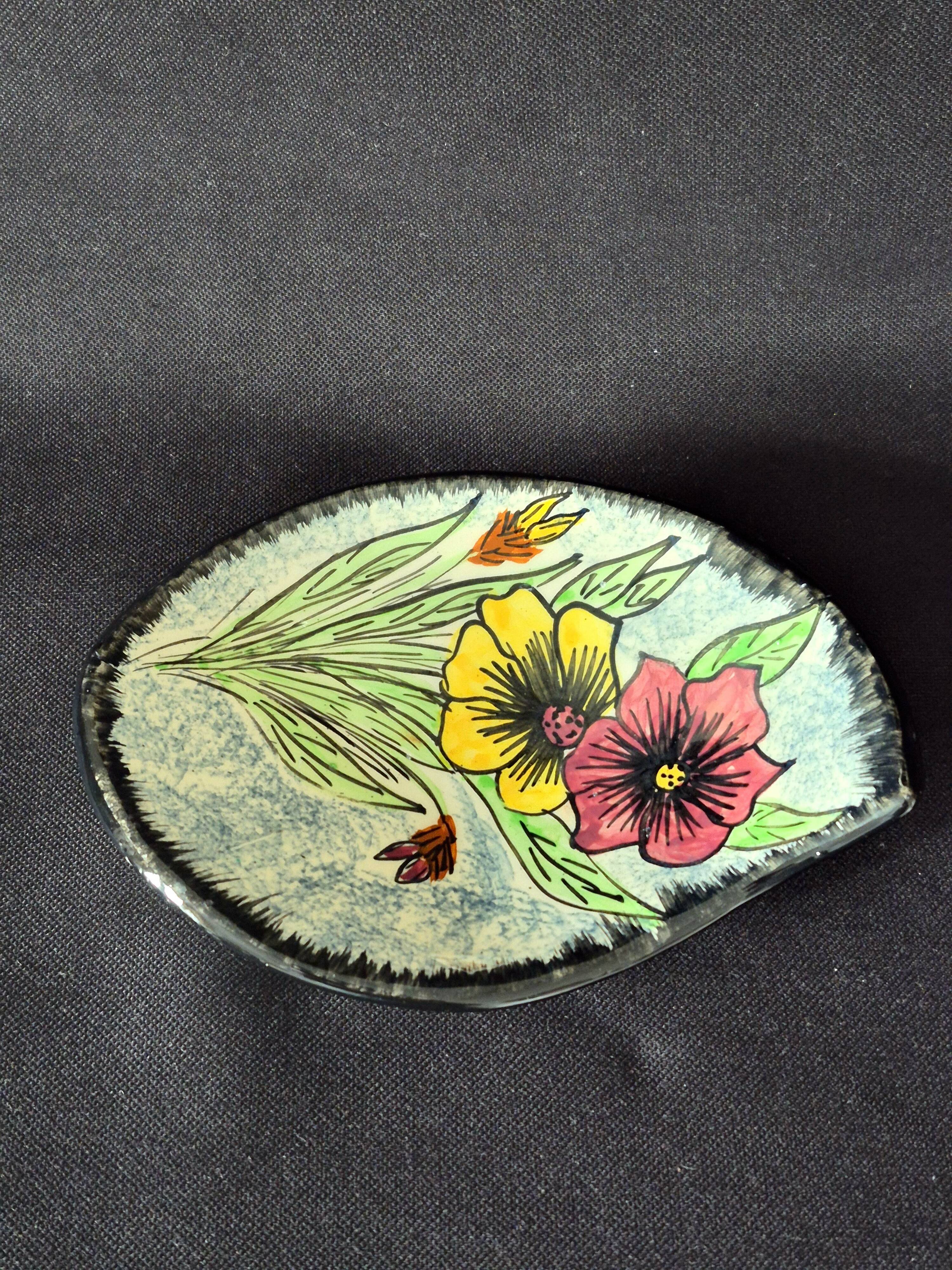 Vallauris empty pocket bowl A554