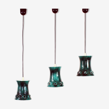 Set of 3 emerald suspensions in enamelled metal