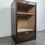 Filing cabinet or roller shutter cabinet