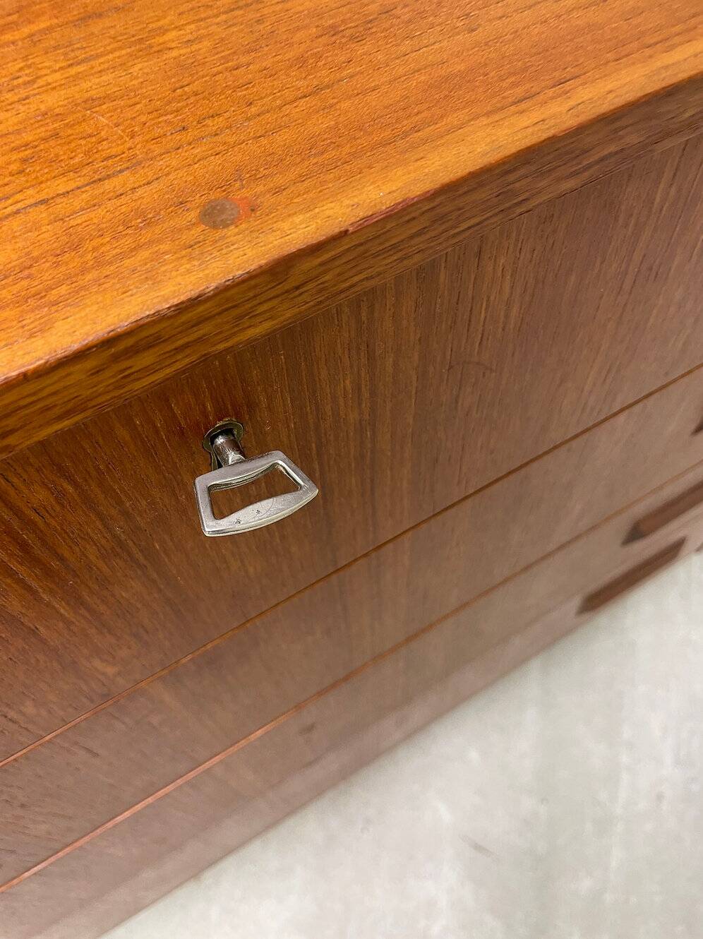 Commode danoise en teck des années 60